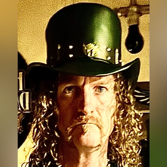 Meet your Posher, Daniel - Picture 1 of 5